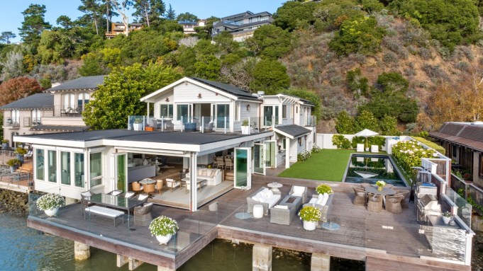 A Residence on the Bay Space’s Belvedere Island Lists for .7 Million