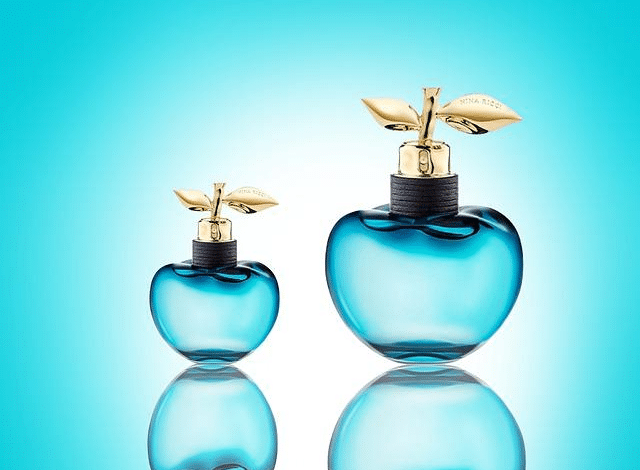the evolution of magnificence packaging traits