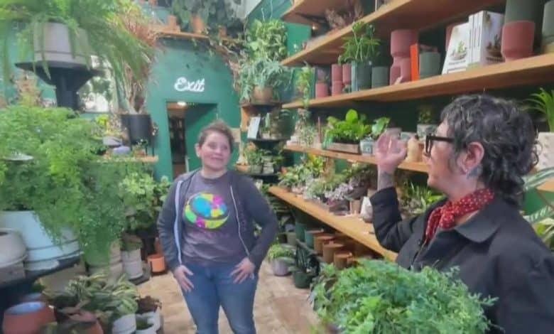 Girls-owned enterprise on Oakland’s Piedmont Avenue enhance one another with buying passport program
