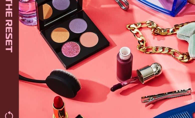 Make-up Decluttering Suggestions, In accordance with Consultants