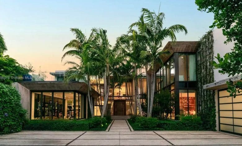Billionaire-Owned Homes For Sale Characteristic Dwelling Theaters, Wine Cellars, 20-Automotive Storage (Photographs)