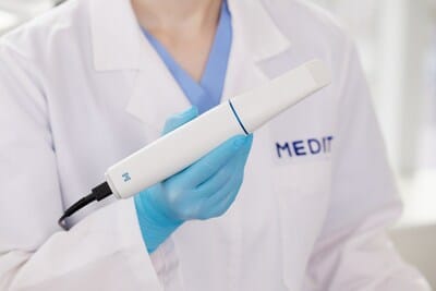 Medit launches the revolutionary i900, an intraoral scanning system set to redefine the scanning expertise for dental clinics worldwide