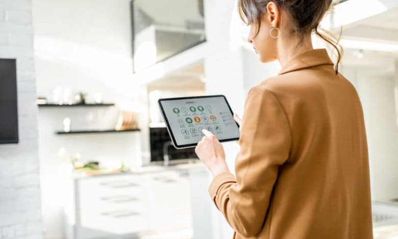 How Apps, Sensible Gadgets Are Streamlining Home Administration