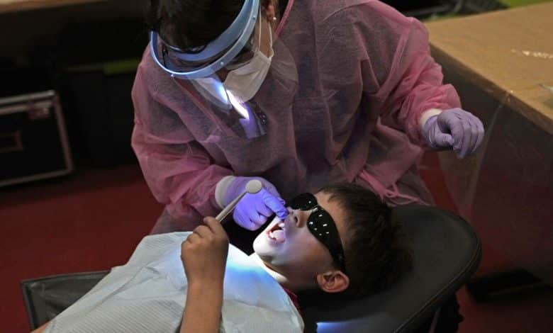 Bringing dental care to children in faculties helps deal with enamel uncared for within the pandemic