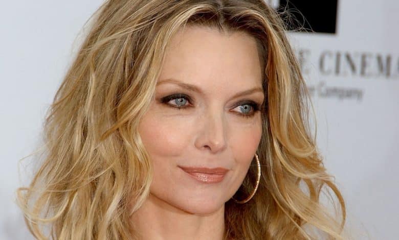 Michelle Pfeiffer’s DIY makeover at 66 highlights all pure magnificence