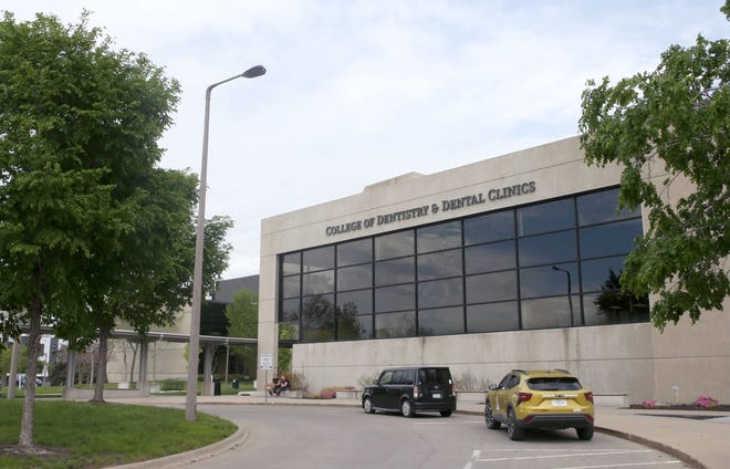 The place does the College of Iowa dental college rank nationally?