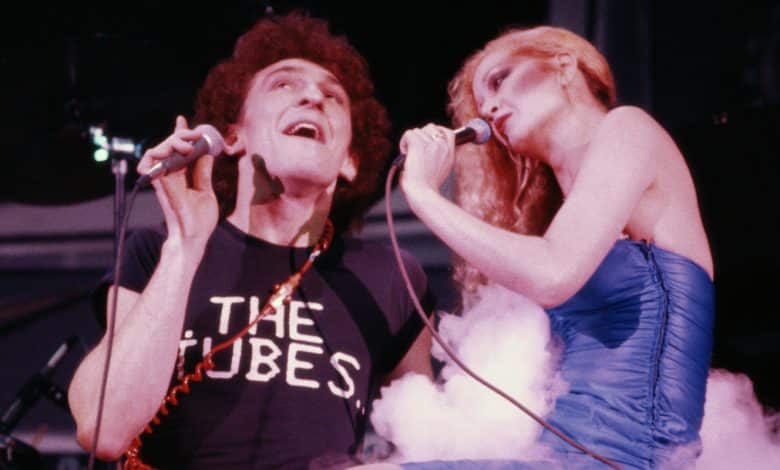 The Which means Behind “She’s a Magnificence” by The Tubes and the Actual-Life Peep Present that Impressed It