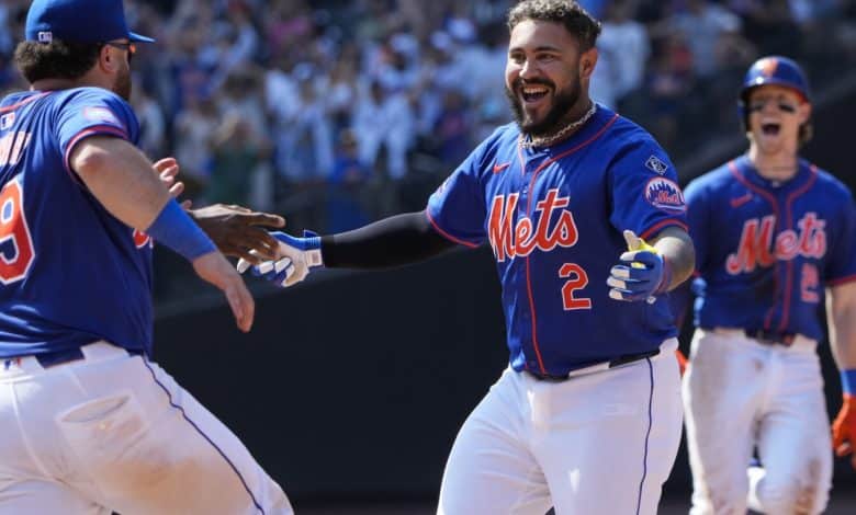 Narváez will get first house hit of season, caps rally as Mets beat Giants 4-3 and cease 5-game skid
