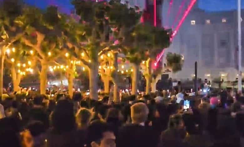 S.F. Civic Middle Plaza Live performance Elicits Raves, Some Boos From Close by Companies