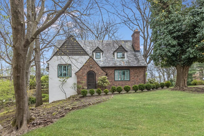 Tv pioneer Allen B. DuMont’s former Cedar Grove house