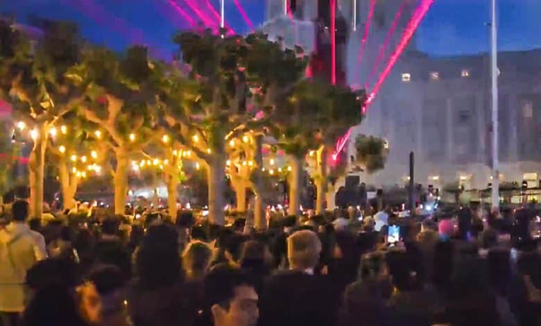 S.F. Civic Heart Plaza live performance elicits raves, some boos from close by companies