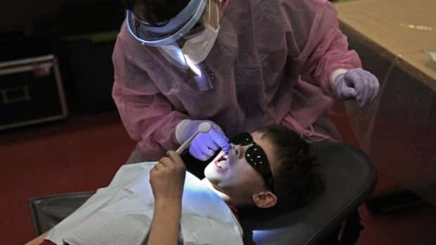 Denturists, dental hygienists, assistants again dental care plan regardless of dentists’ criticisms