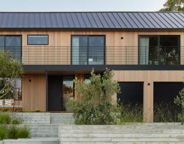 Feldman Structure updates Seventies dwelling in coastal California